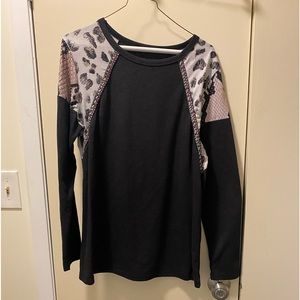 Long sleeve pullover shirt